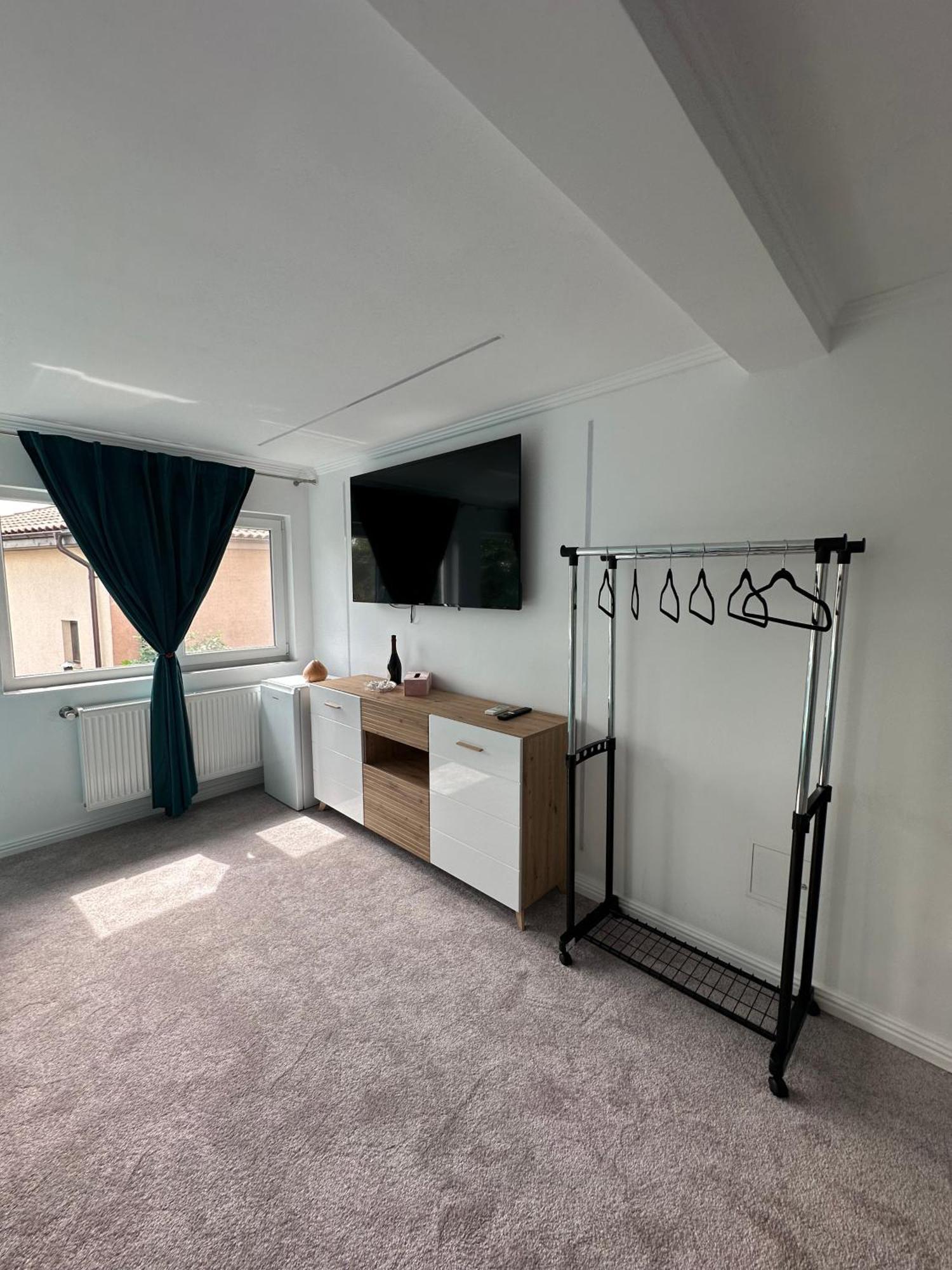 Elegant Escape Central Studio كرايوفا المظهر الخارجي الصورة